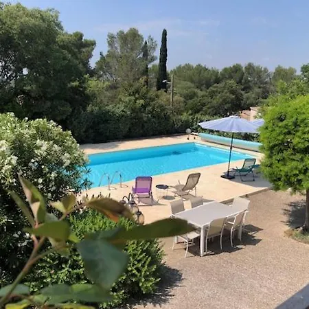 Holiday home Calme Nimes